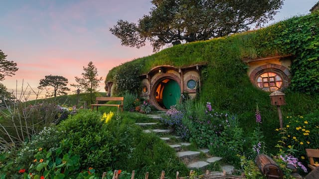 Hobbiton Movie Set Tour